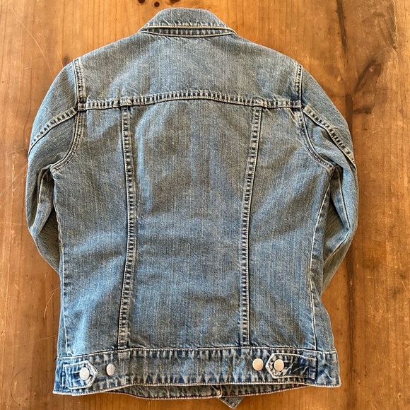 Lady’s J.crew Button Down Denim Jacket - Picture 4 of 11